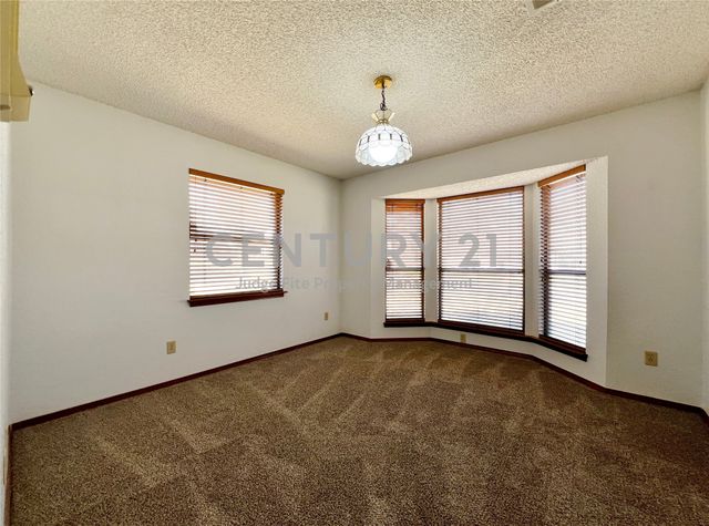 812 Newport Road, Fort Worth, TX 76120