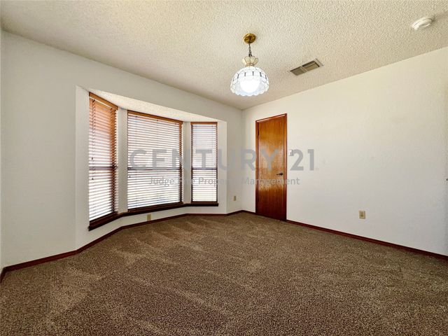 812 Newport Road, Fort Worth, TX 76120