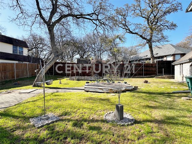 812 Newport Road, Fort Worth, TX 76120