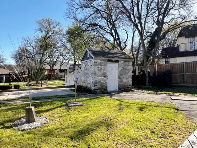 812 Newport Road, Fort Worth, TX 76120