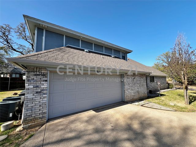 812 Newport Road, Fort Worth, TX 76120