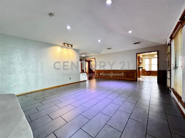 812 Newport Road, Fort Worth, TX 76120