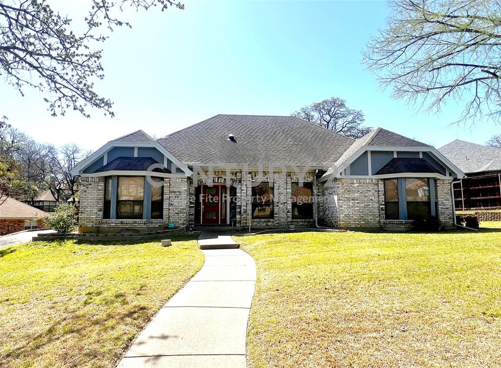 812 Newport Road, Fort Worth, TX 76120