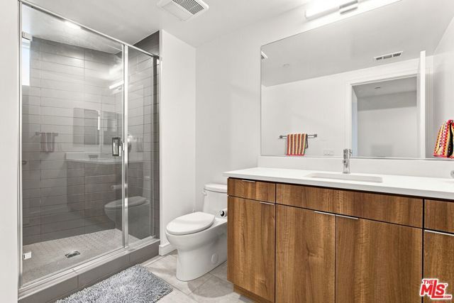 1035 N White Knoll Drive, Los Angeles, CA 90012