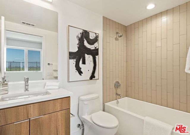 1035 N White Knoll Drive, Los Angeles, CA 90012