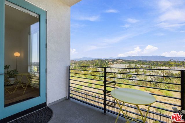 1035 N White Knoll Drive, Los Angeles, CA 90012
