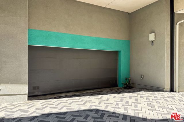 1035 N White Knoll Drive, Los Angeles, CA 90012