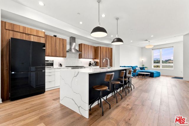 1035 N White Knoll Drive, Los Angeles, CA 90012