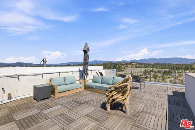 1035 N White Knoll Drive, Los Angeles, CA 90012