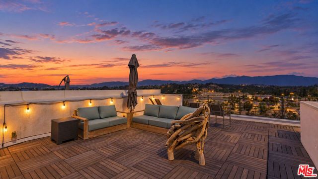 1035 N White Knoll Drive, Los Angeles, CA 90012