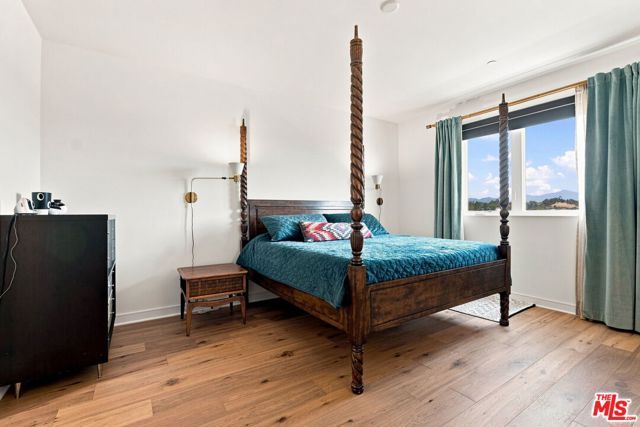 1035 N White Knoll Drive, Los Angeles, CA 90012