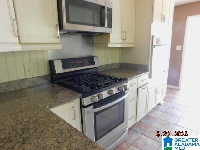 7621 LAKESHORE DRIVE, Mccalla, AL 35111