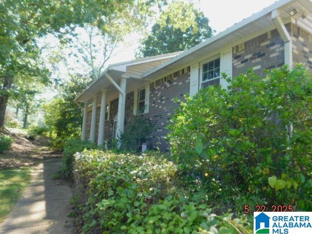 7621 LAKESHORE DRIVE, Mccalla, AL 35111
