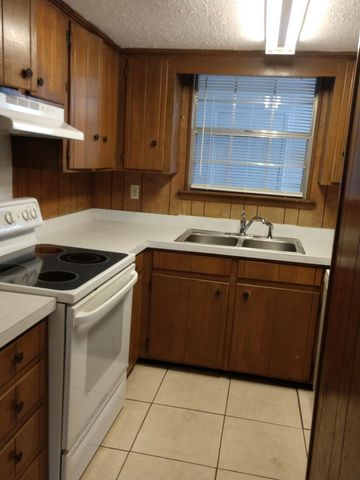 106 Valencia Drive, Fort Walton Beach, FL 32547