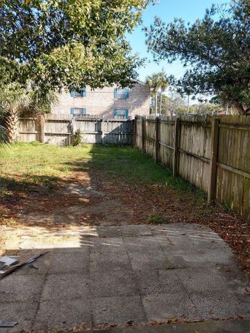 106 Valencia Drive, Fort Walton Beach, FL 32547