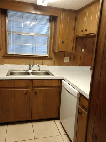 106 Valencia Drive, Fort Walton Beach, FL 32547