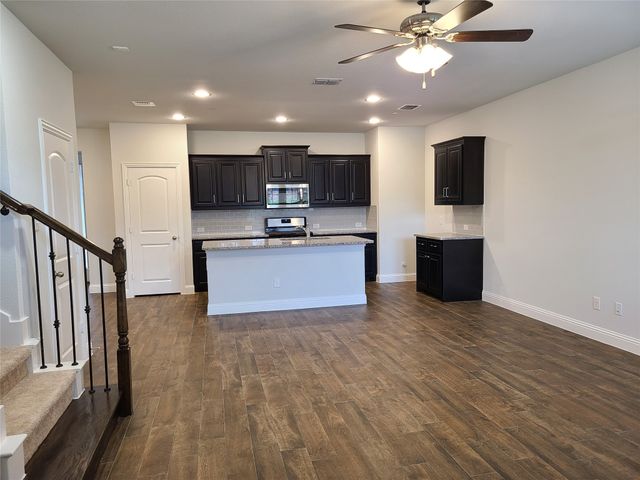 6820 Meadow Crest Drive, North Richland Hills, TX 76180