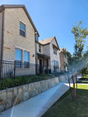 6820 Meadow Crest Drive, North Richland Hills, TX 76180