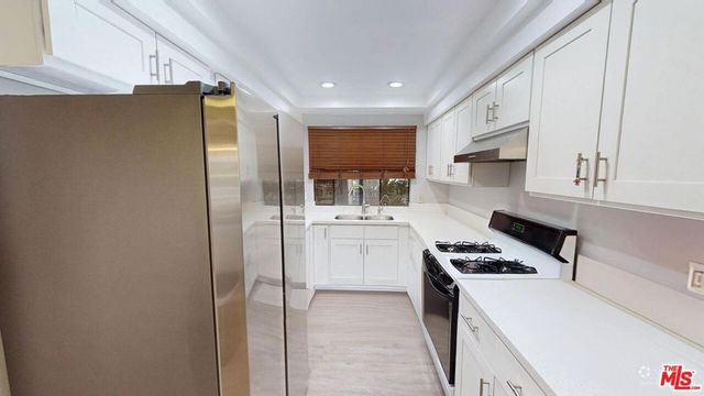 21 Northwoods Lane, La Crescenta, CA 91214