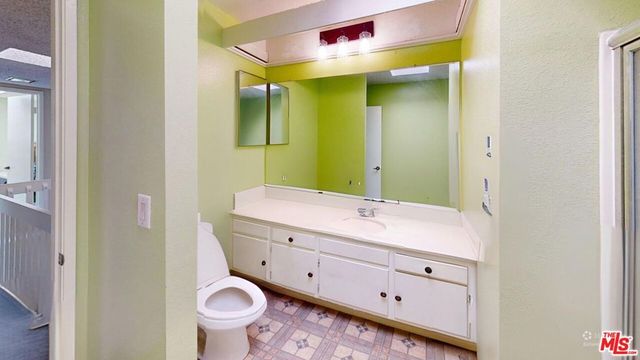 21 Northwoods Lane, La Crescenta, CA 91214