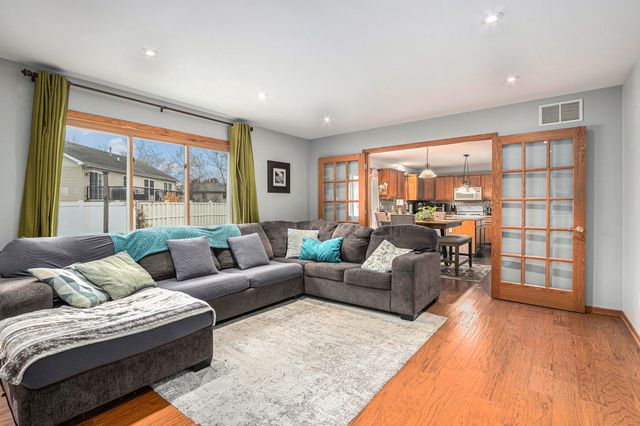 1305 Westbrook Drive, Crown Point, IN 46307