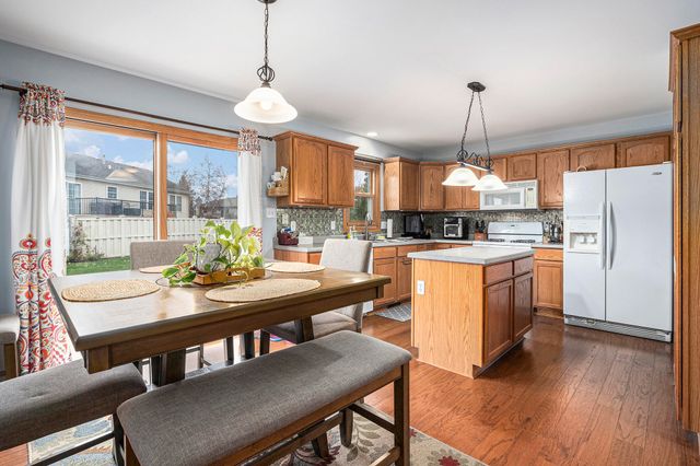 1305 Westbrook Drive, Crown Point, IN 46307