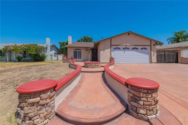 545 E Spruce St, Ontario, CA 91761