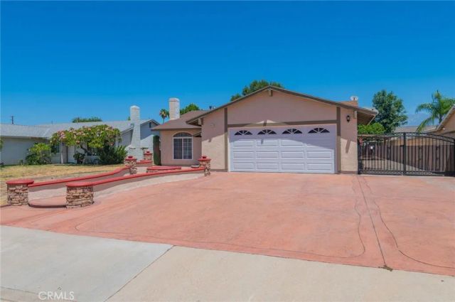 545 E Spruce St, Ontario, CA 91761