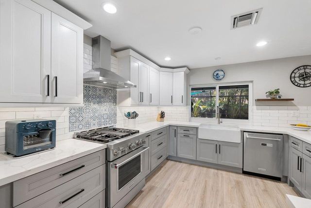 5540 SW 3rd Street, Plantation, FL 33317