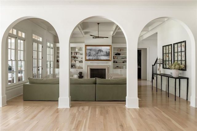 900 Crabapple Hill, Alpharetta, GA 30004