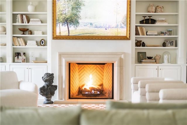 900 Crabapple Hill, Alpharetta, GA 30004