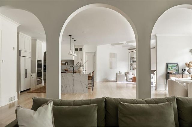 900 Crabapple Hill, Alpharetta, GA 30004