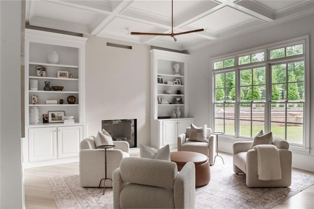 900 Crabapple Hill, Alpharetta, GA 30004