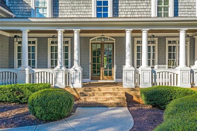 900 Crabapple Hill, Alpharetta, GA 30004