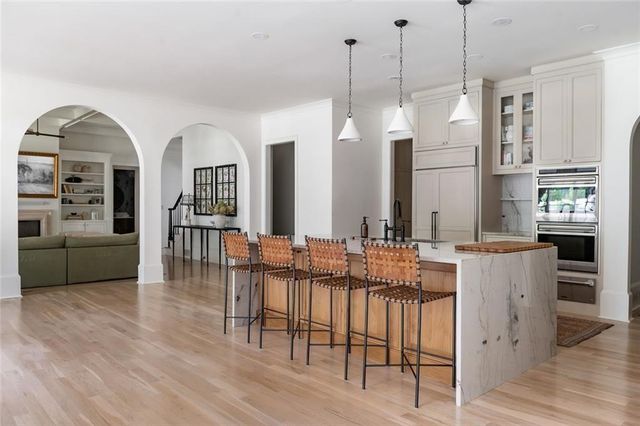 900 Crabapple Hill, Alpharetta, GA 30004