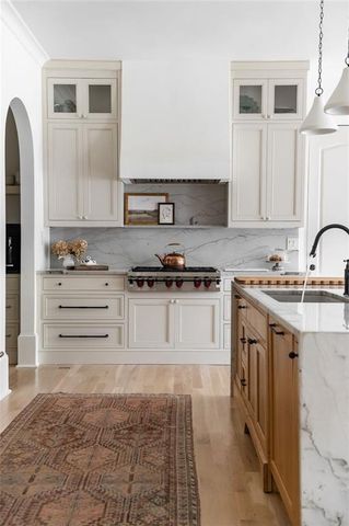 900 Crabapple Hill, Alpharetta, GA 30004