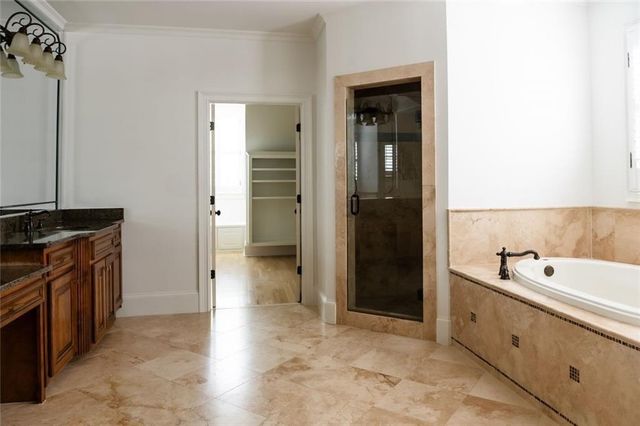 900 Crabapple Hill, Alpharetta, GA 30004