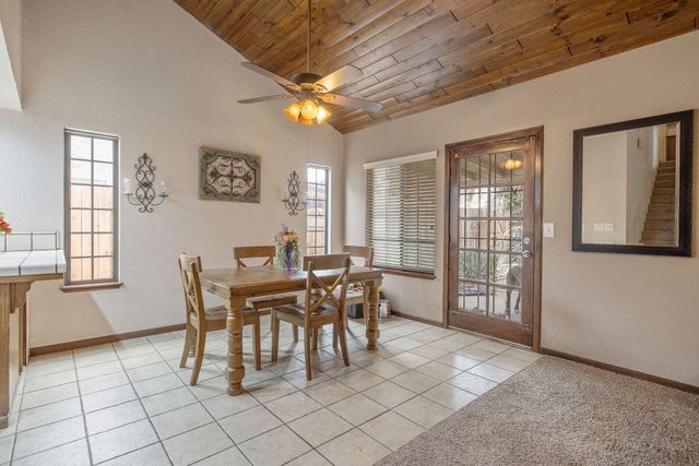 2218 N Oakhurst Street, Visalia, CA 93292