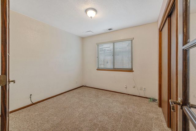 2218 N Oakhurst Street, Visalia, CA 93292