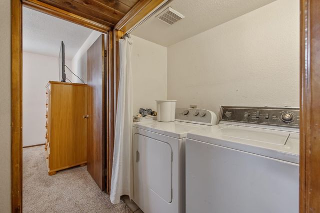 2218 N Oakhurst Street, Visalia, CA 93292