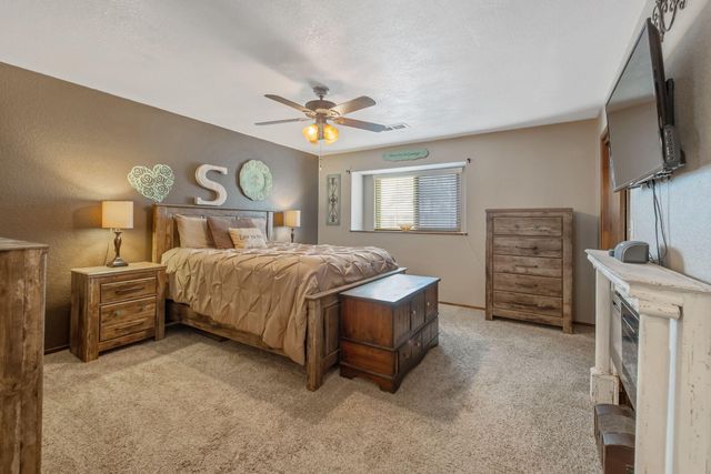 2218 N Oakhurst Street, Visalia, CA 93292