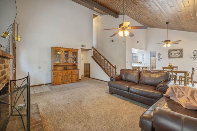 2218 N Oakhurst Street, Visalia, CA 93292