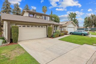 2218 N Oakhurst Street, Visalia, CA 93292