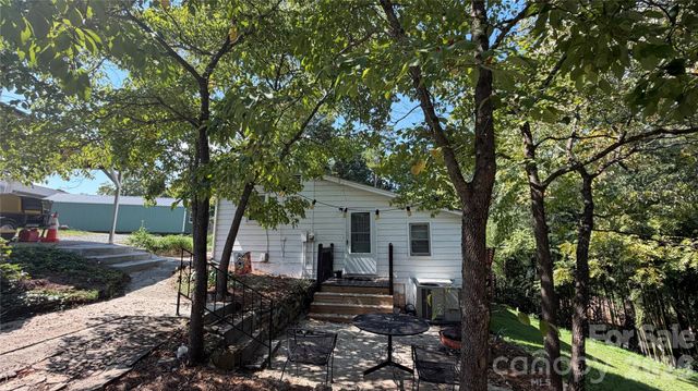 209 Auten Circle, Mount Holly, NC 28120