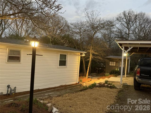 209 Auten Circle, Mount Holly, NC 28120