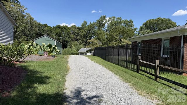 209 Auten Circle, Mount Holly, NC 28120