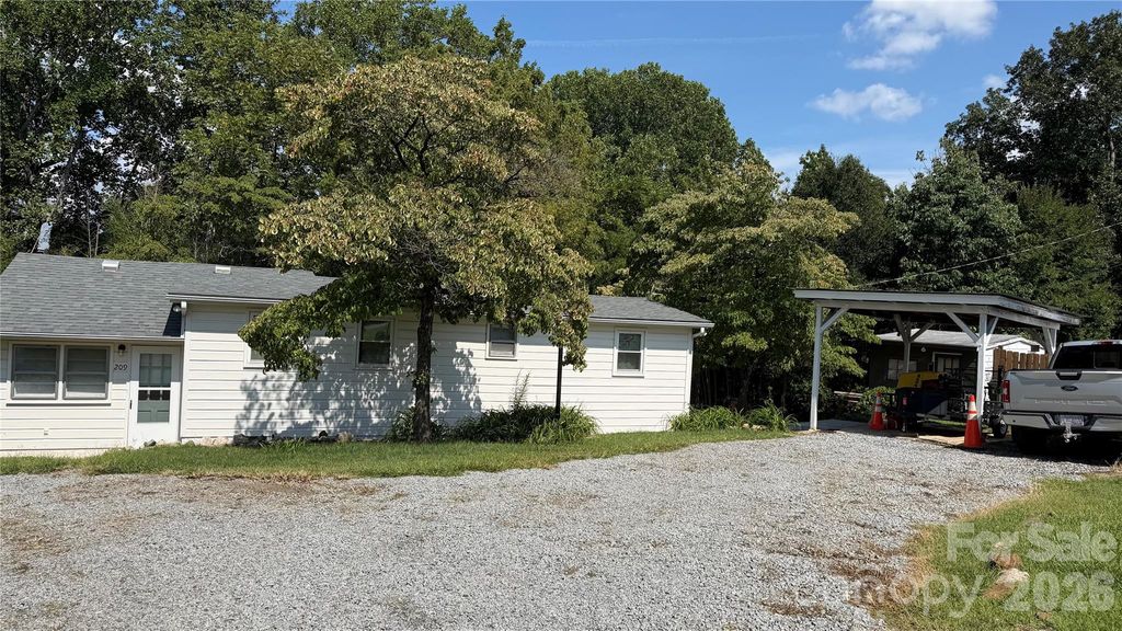209 Auten Circle, Mount Holly, NC 28120