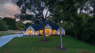 7631 Woodstream Road, Midlothian, TX 76065