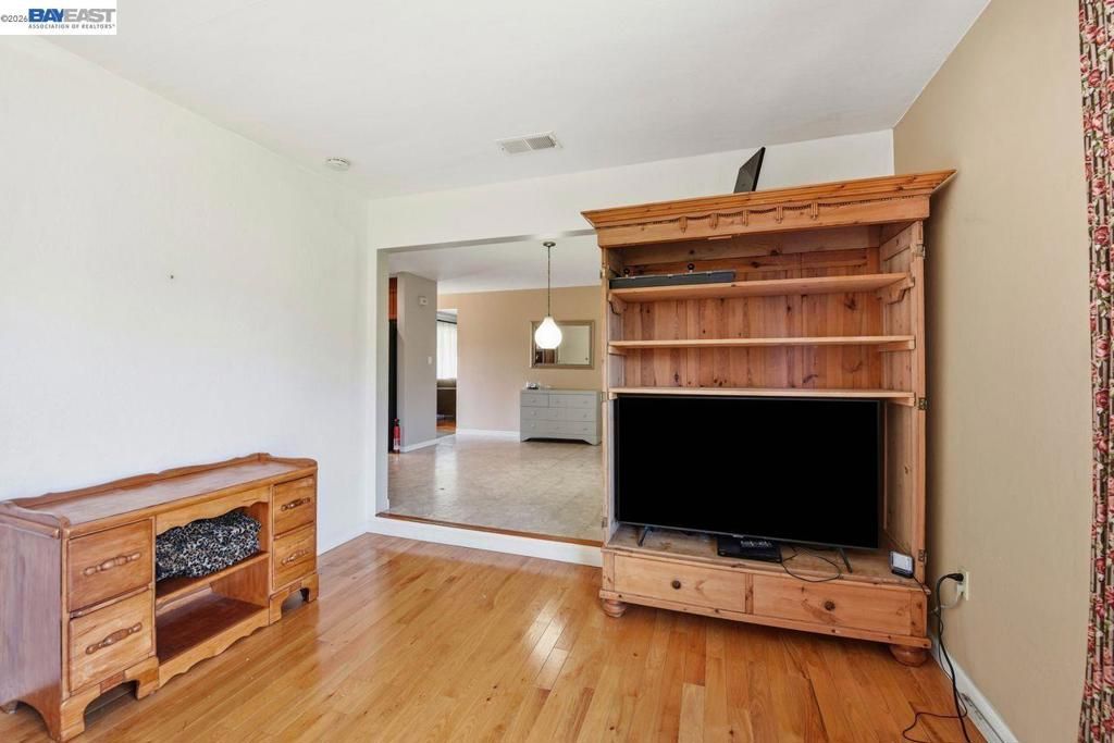 Image 13 of property listing at 1716 1716 Dalton Way, Union City, CA 94587