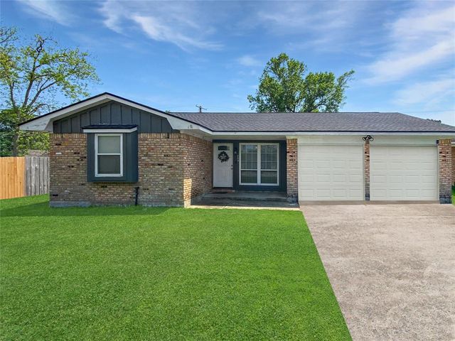 203 Pine Street, Dayton, TX 77535